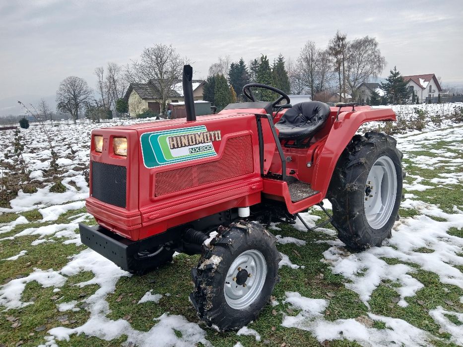 Japoński traktor hinomoto n209 rewers Wspomaganie 4x4