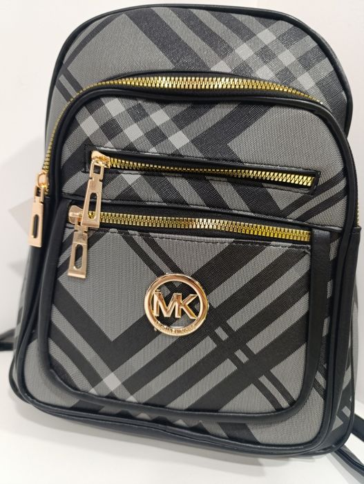 Mochila nova super confortável