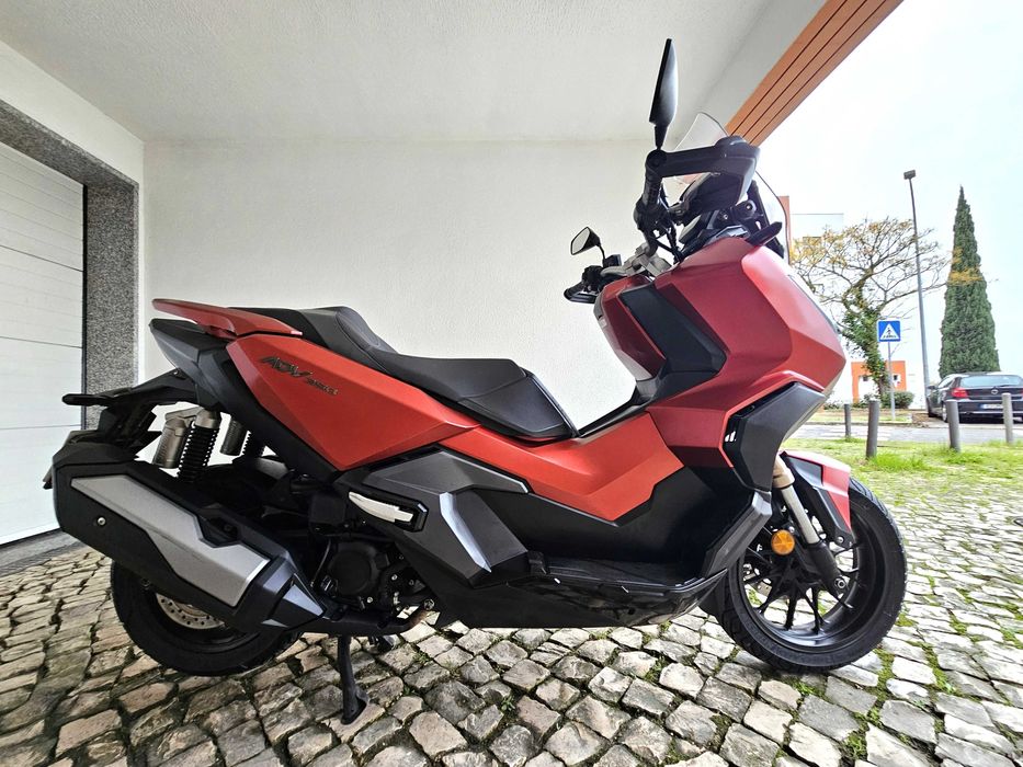 Honda ADV 350 de 2022 com 19.140 kms pneus novos e revisão feita