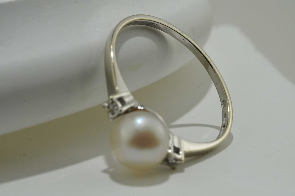 Złoty pierścionek z brylantami 14K