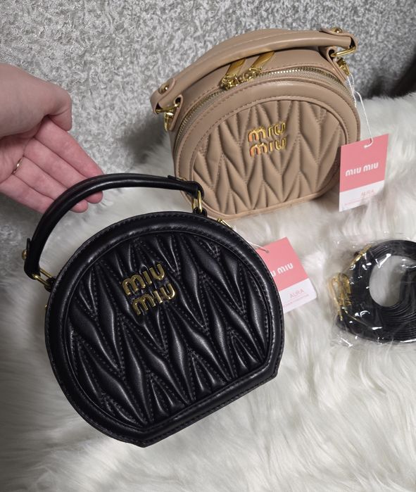 Дуже гарна новинка, Miu miu в двох кольорах