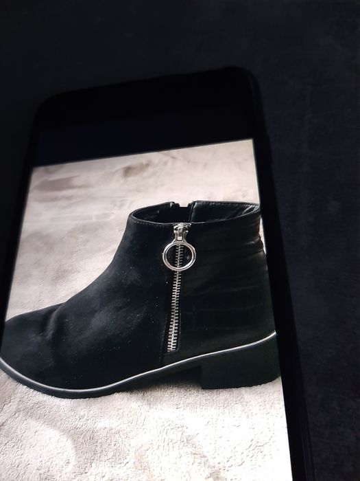 Продам взуття недорого