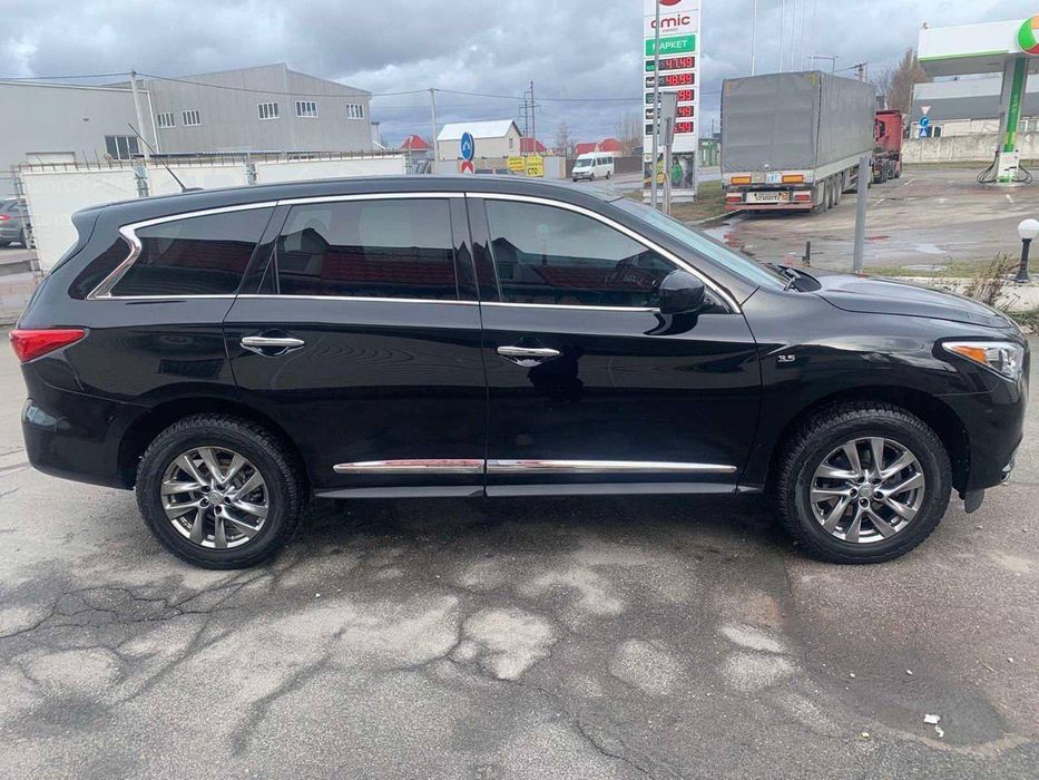 Продам сімейний  Infiniti QX60