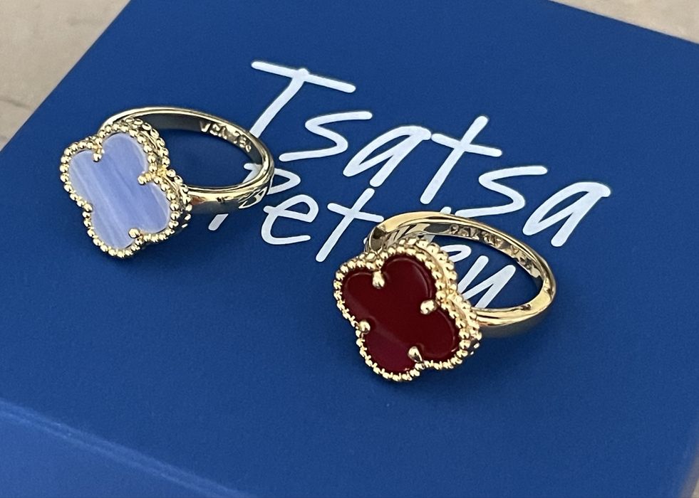 Прикраси конюшина Van Cleef