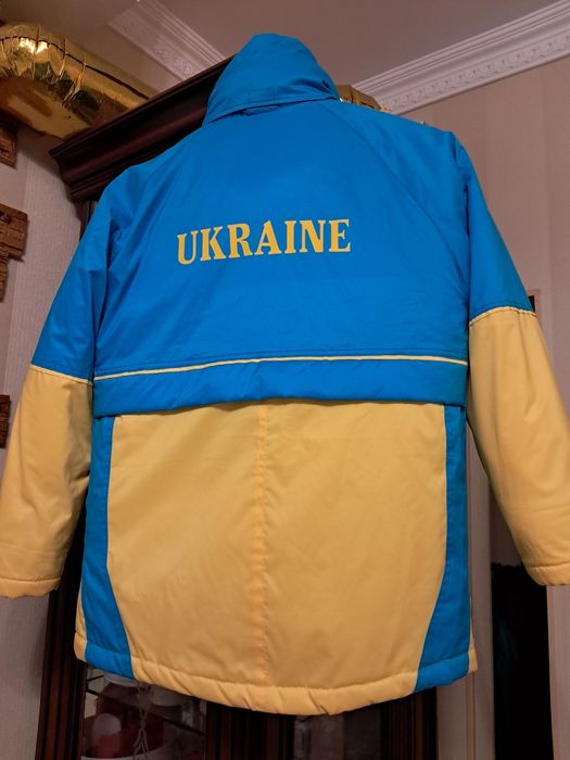 Куртка деми MAYNER. Новая.