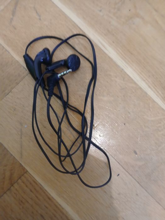 Telefon+słuchawki+ładowarka