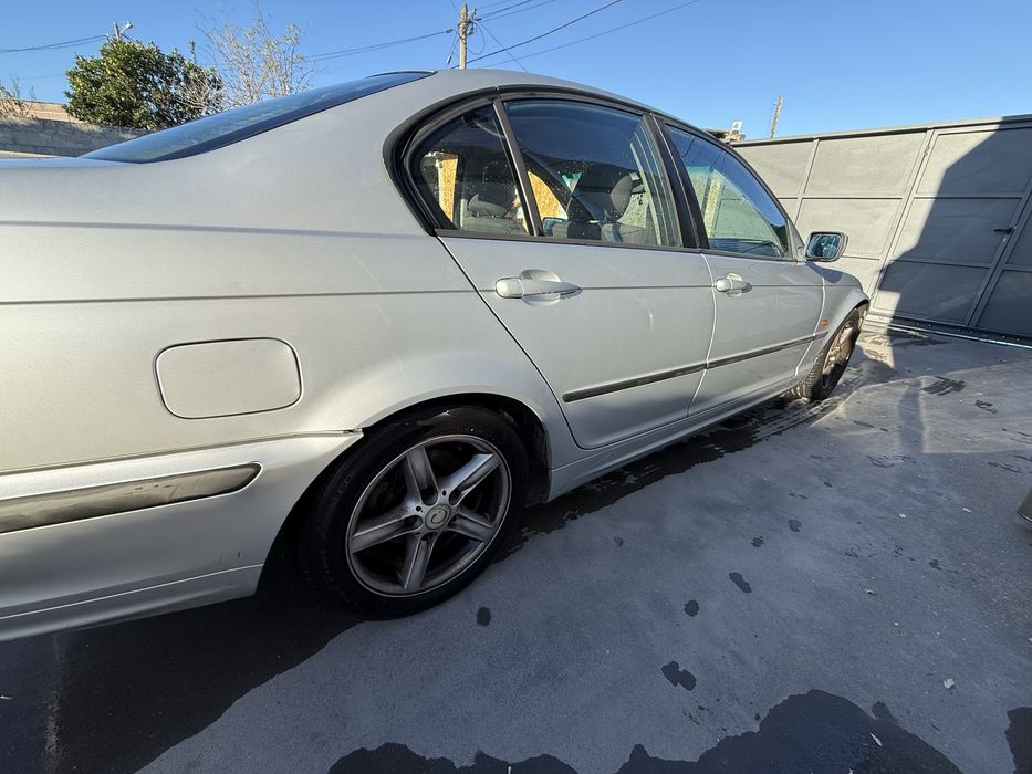 BMW E46 136CV 1998 Cinzento/prateado — photo 4