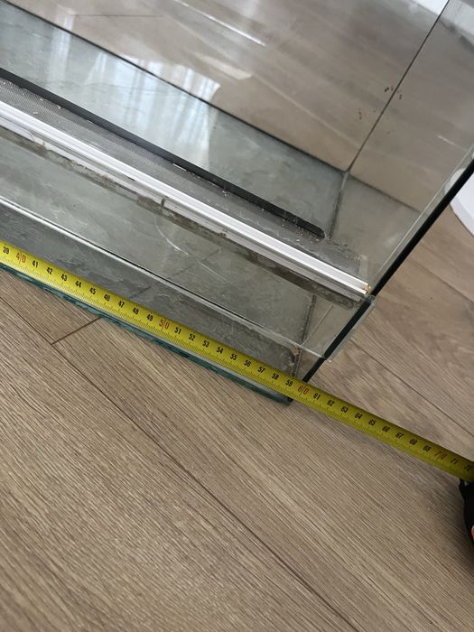 Terrarium o wymiarach dłu-60 wys-40 głb-40