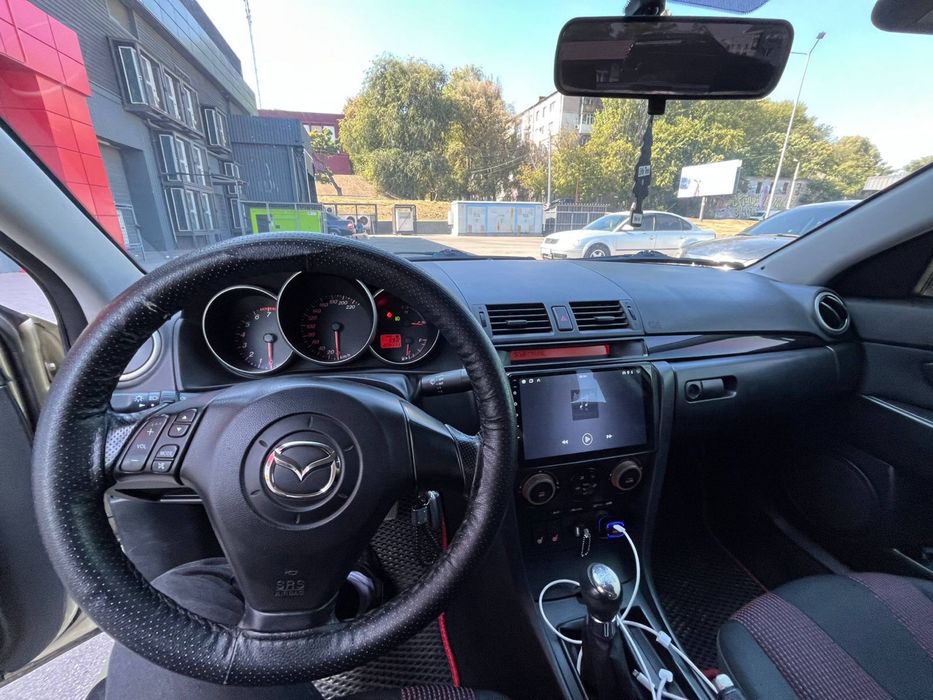 Продам Mazda 3 1.6