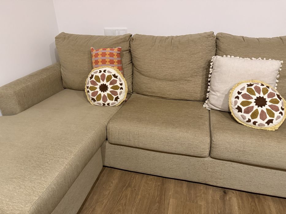 Sofá Bege 2m30 c/ Chaise longue
