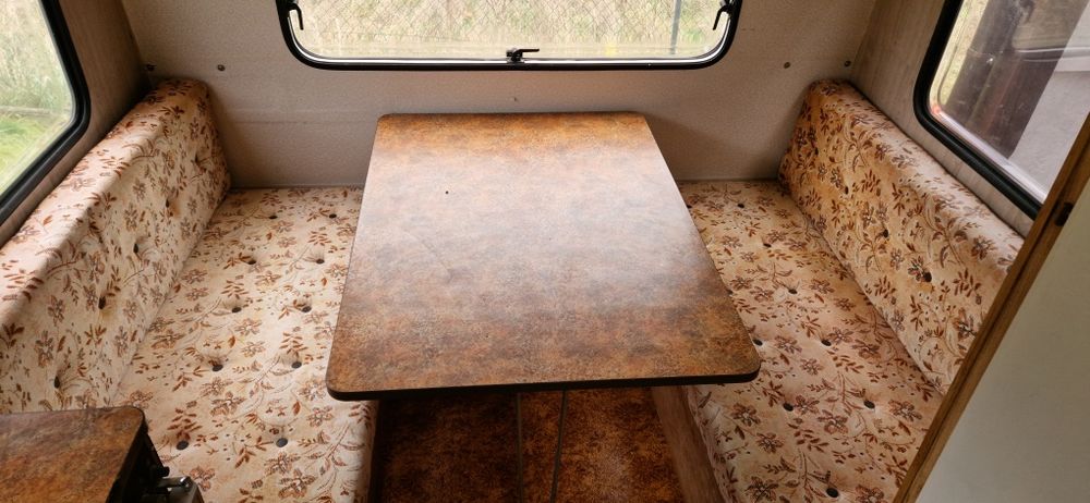 duża lekka przyczepa kempingowa buerstner 2 x łóżko łazienka namiot