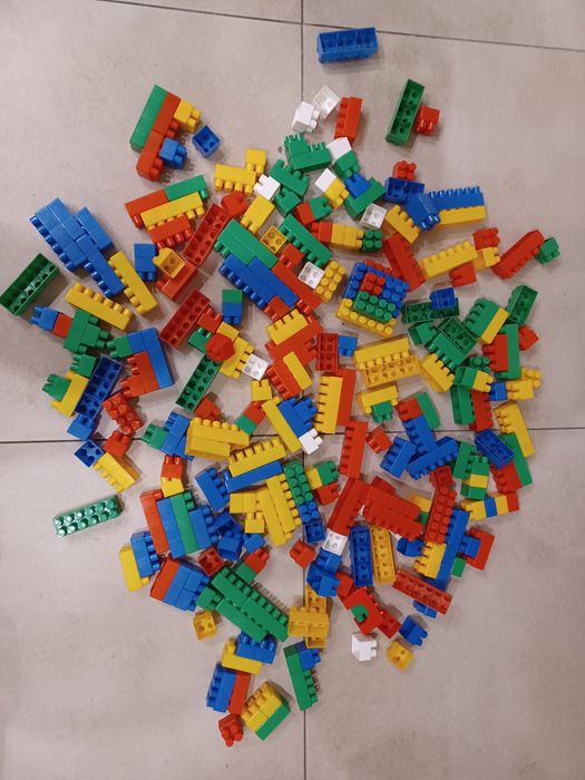 Klocki ok. 260 elementów