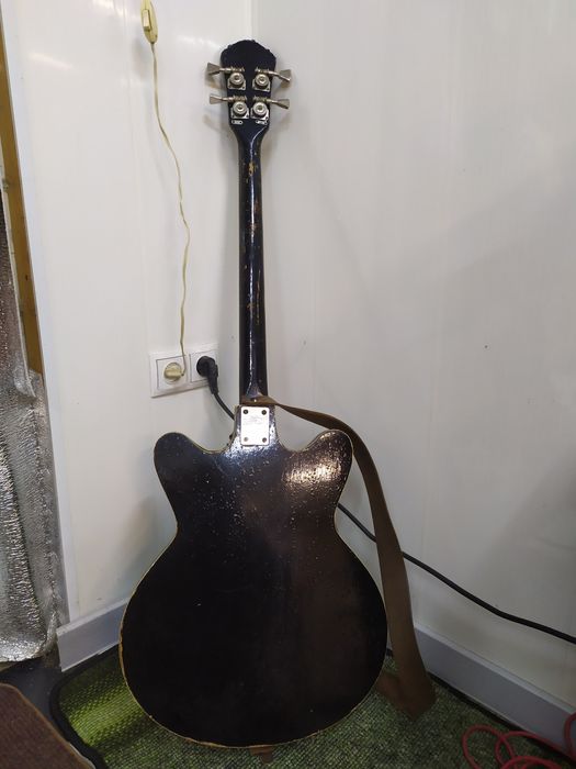 Басс електро гітара Орфей