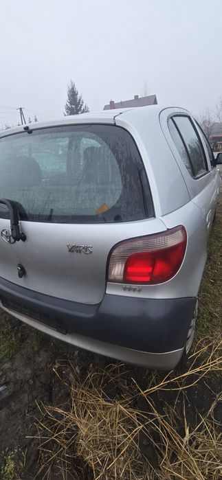 Klapa bagażnika tylna Toyota Yaris I 2002r 199