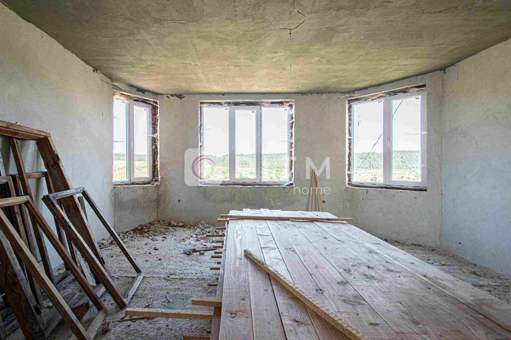 Будинок 200 м2  за вул. Топольна (м. Бережани)