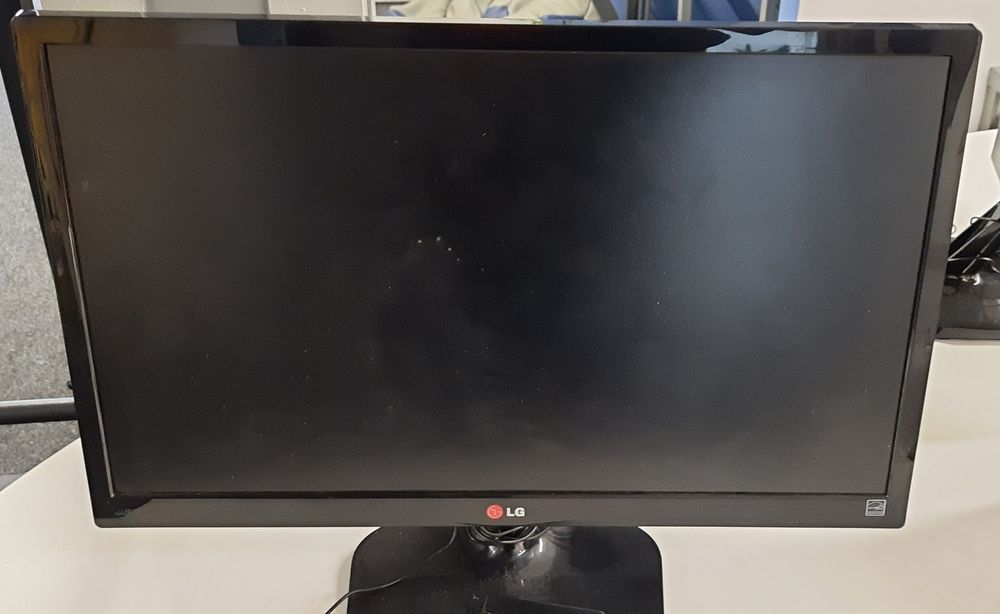 Монітори LG, Benq, Samsung