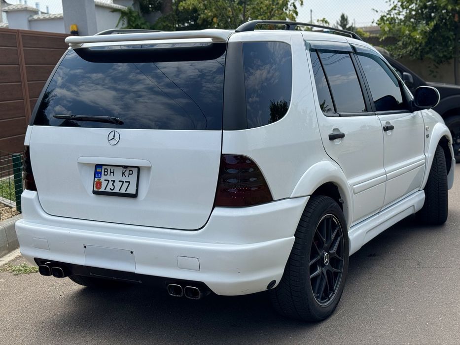 Mercedes ML430 4,3 бензин в отличном состоянии
