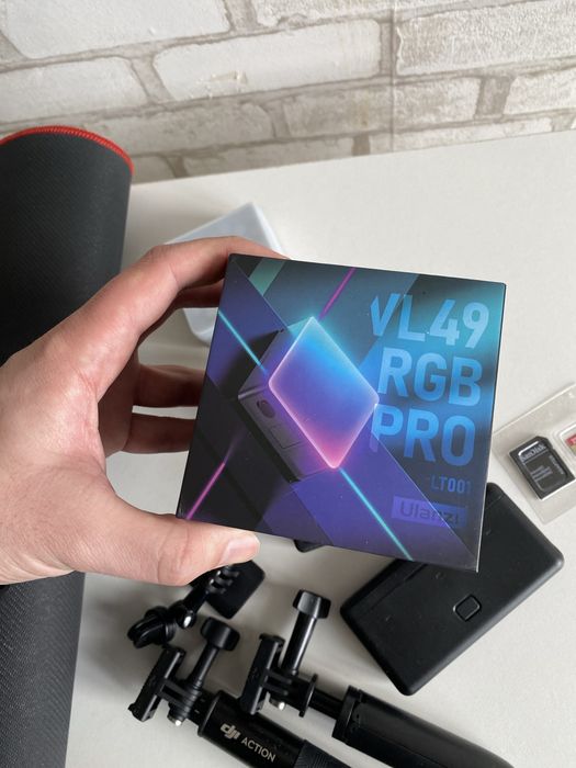 Екшн-камера DJI Osmo Action 5 Pro Adventure Combo +світлоUlanzi+флешка