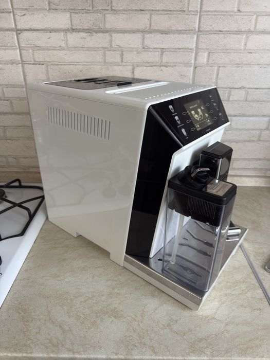 Кавомашина Delonghi PrimaDonna Class ECAM 550.65.W