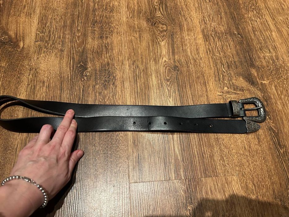 Чорний шкіряний пояс