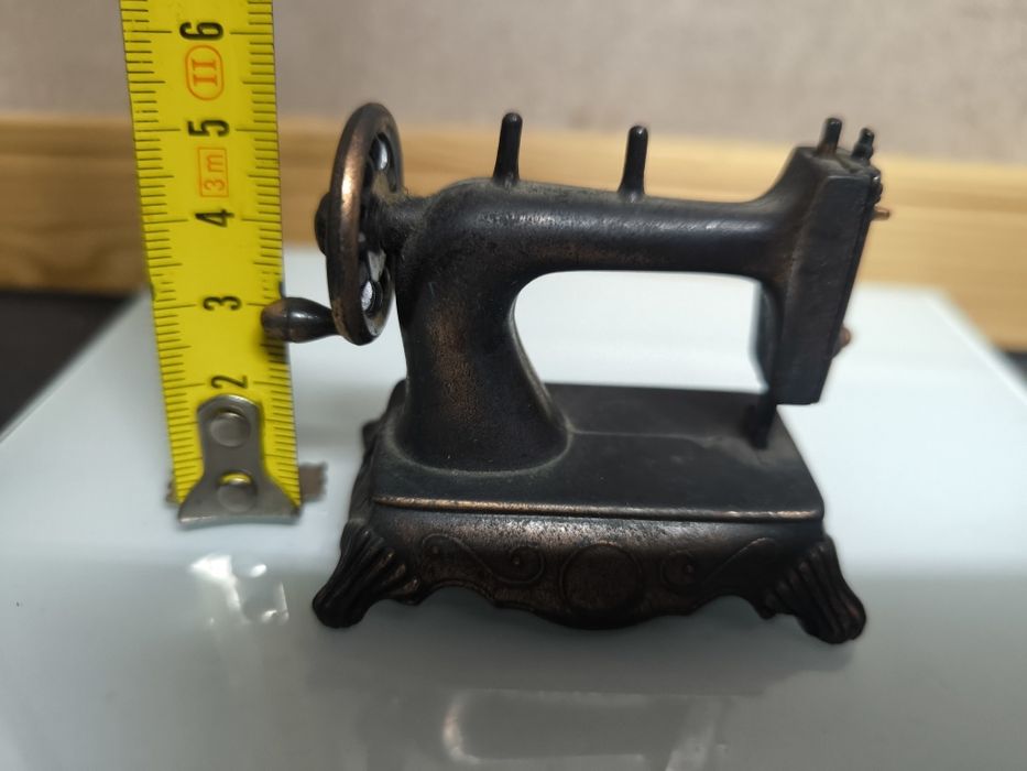 Afiadeira Máquina de Costura Vintage
Miniatura decorativa de uma máqui
