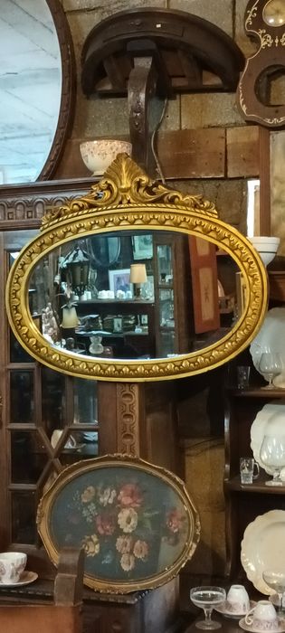 Espelho Dourado Antigo em Madeira