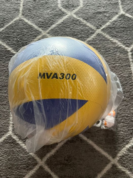 Nowa piłka do siatkówki Mikasa MVA300
