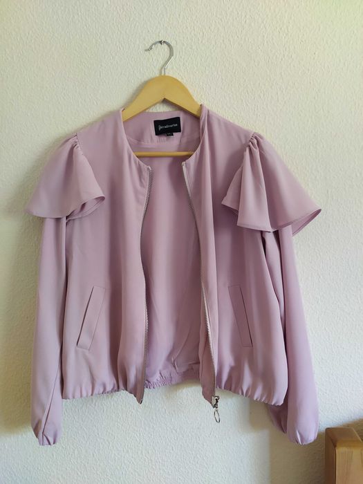 Bomber rosa-velho com folhos