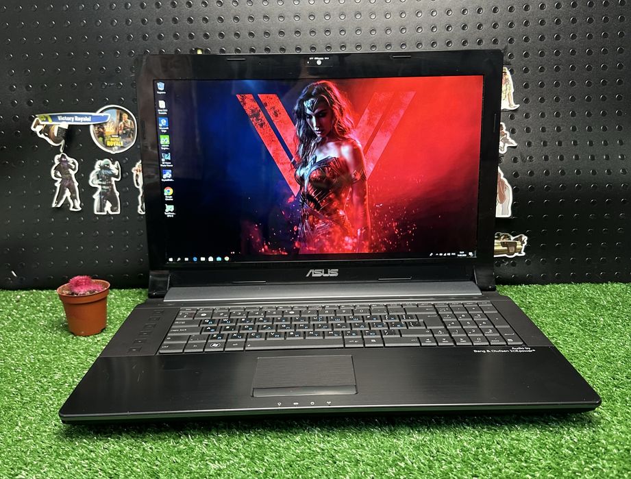 Ігровий ноутбук Asus N73S 17.3’ FHD i7-2670QM 12GB ОЗУ/120 SSD/750 HDD