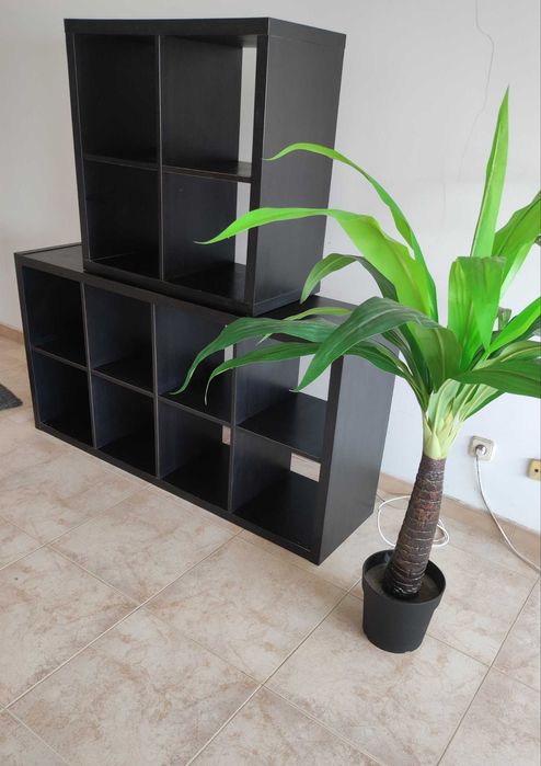 2 Estantes  Semi-nova , pelo preço de uma