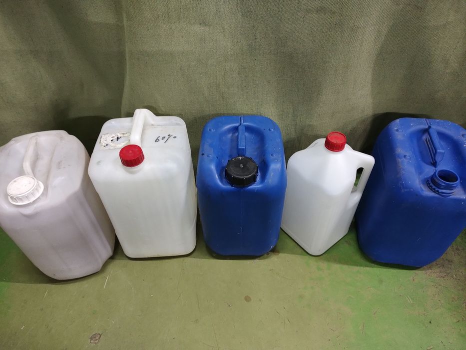 Продам каністри, пластикові відра