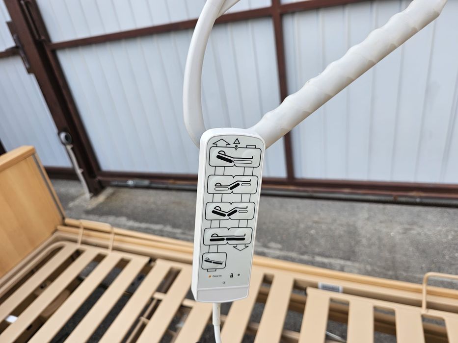 Łóżko rehabilitacyjne elektryczne medyczne sterowane pilotem