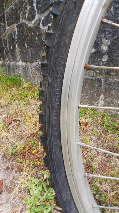 Bicicleta de criança para desocupar