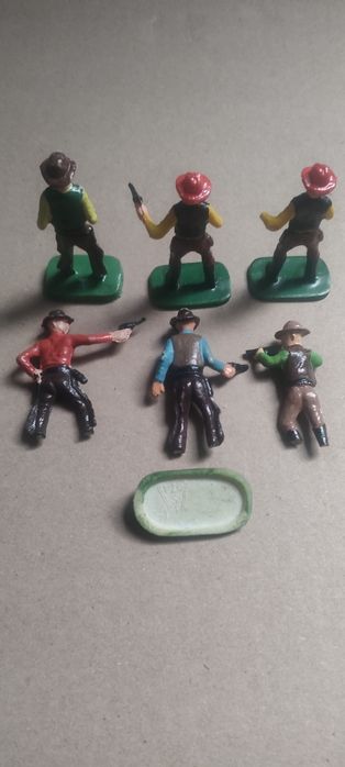 Żołnierzyki PRL - Uszkodzone - Kowboje