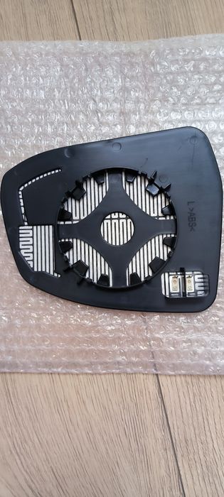 Правий дзеркальний елемент (вкладиш дзеркала) Ford Focus MK3