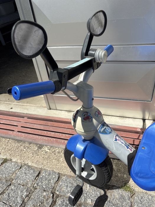 Triciclo com pedais