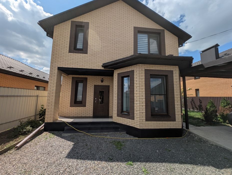 Продам 2-поверховий будинок