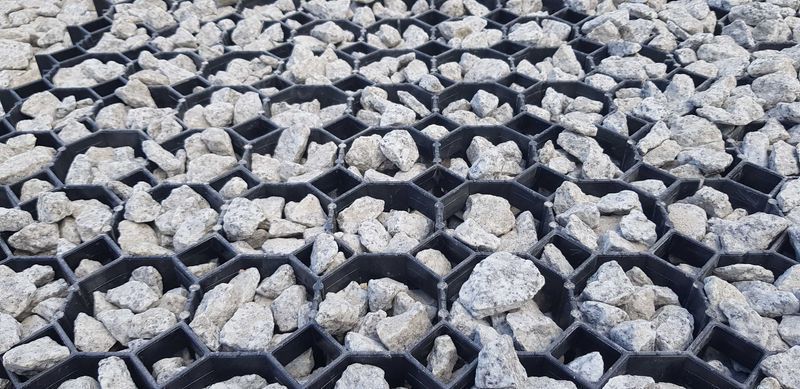 Kratka Trawnikowa Drogowa Parkingowa Ażur GEOKRATA 50x50x4 CZARNA VAT