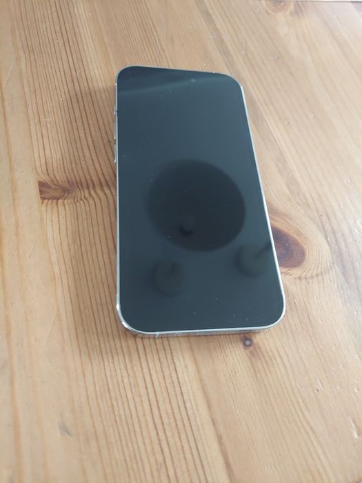 iPhone 14 Pro uszkodzony