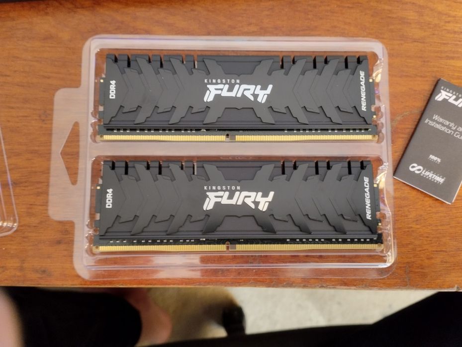 ОЗП Kingston DDR4 16GB (2x8GB)

К-ть

NS

1

A

14:01:2

3600Mhz FURY
