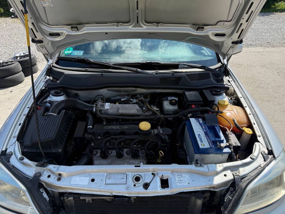 Опель Астра 1.6 бензин