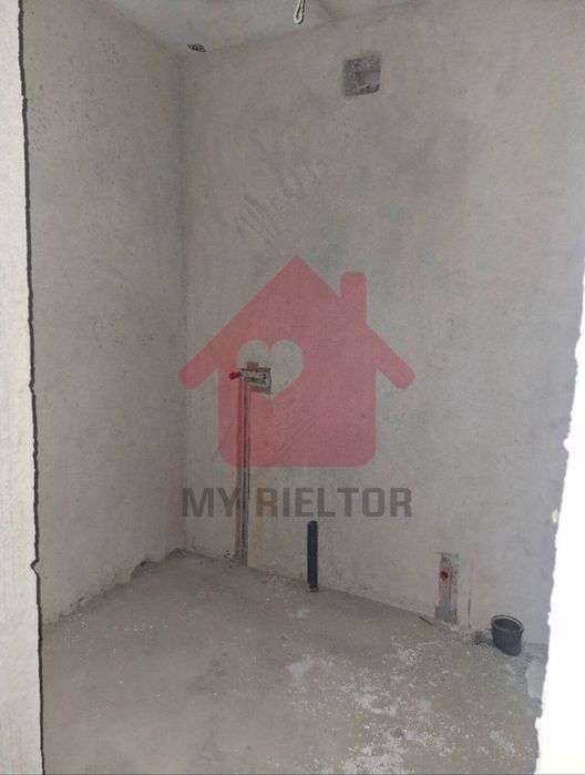 Продаж квартири з видом на Озеро!