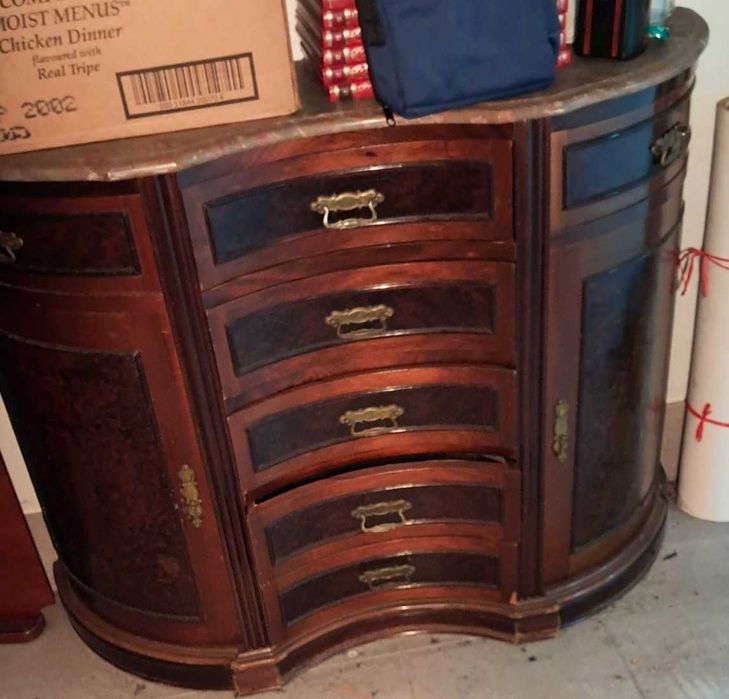 Armário de Madeira Maciça