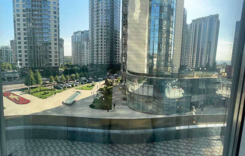 Драгомирова (Андрія Верхогляда) 16.Нова квартира Орендні канікули.