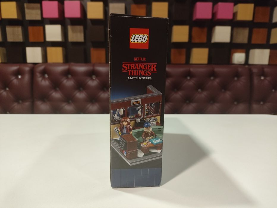 LEGO 40891 Icons Stranger Things: WSQK Радіостанція ,Radio Station