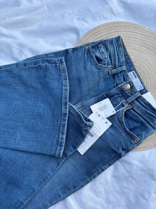 Джинси кльош Bershka