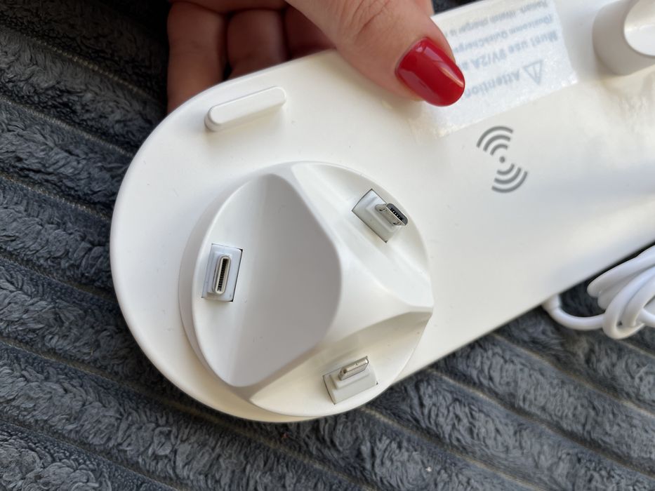 Бездротова зарядка 4 до 1 док-станція для Apple Xiaomi Samsung