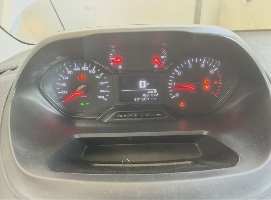 Peugeot Partner Standard  Premium Longa  1.5 BlueHDI  Longa. de 2019