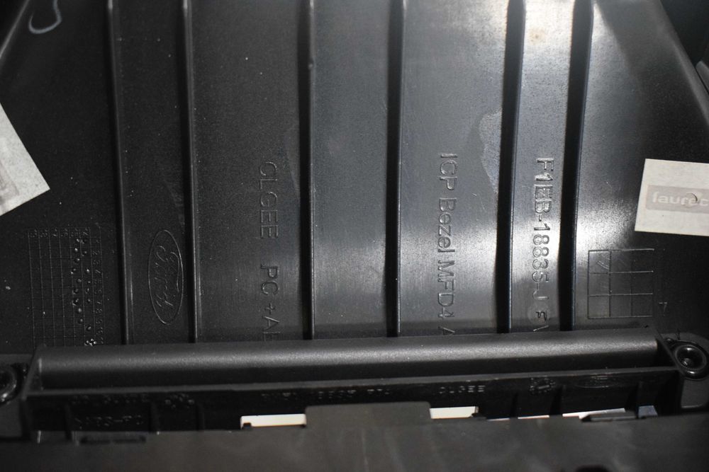 panel nawiewu radia FORD FOCUS III MK3 15R. LIFT.F1ET-18K811-BD