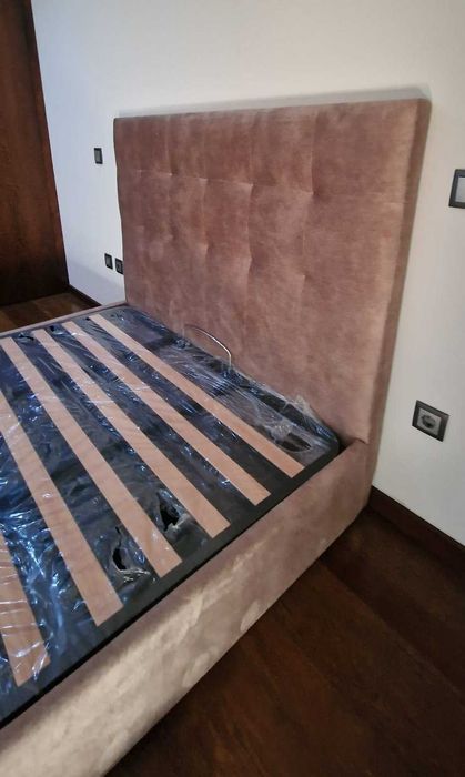 Camas De Casal Estofadas Top de Gama 190x140m Estrado Incluído 199€ !!